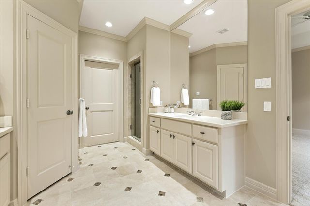 4 Waterway Court, The Woodlands, TX 77380