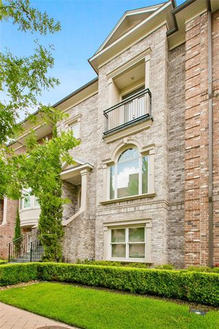 4 Waterway Court, The Woodlands, TX 77380