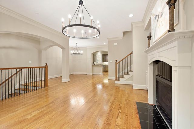4 Waterway Court, The Woodlands, TX 77380