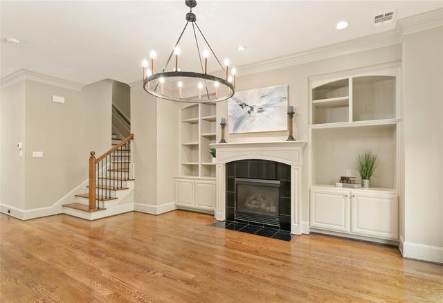 4 Waterway Court, The Woodlands, TX 77380