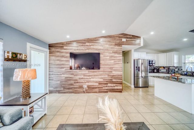 1918 SE 5th ct, Cape Coral, FL 33990