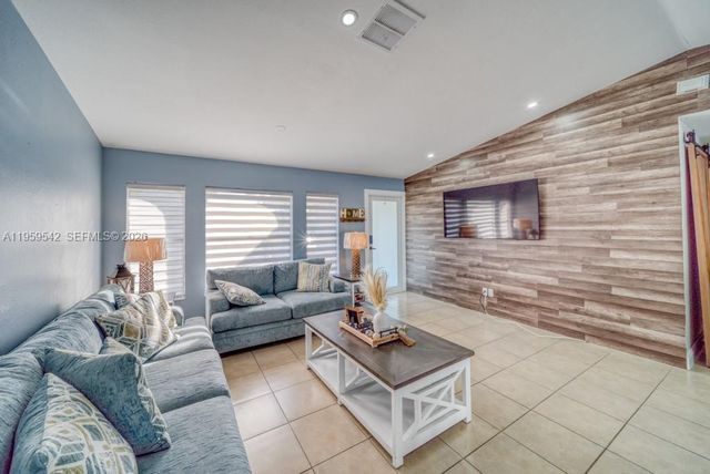 1918 SE 5th ct, Cape Coral, FL 33990