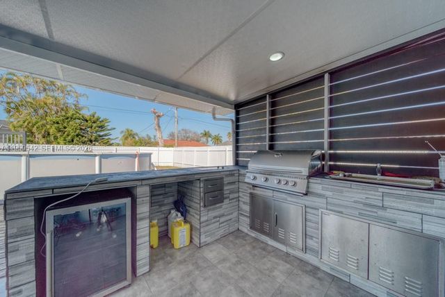 1918 SE 5th ct, Cape Coral, FL 33990