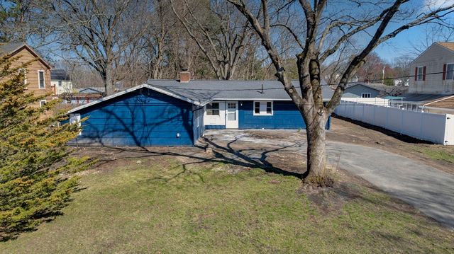 109 Hastings St, Framingham, MA 01701