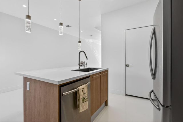 196 SE 4th Terrace K-1, Pompano Beach, FL 33060