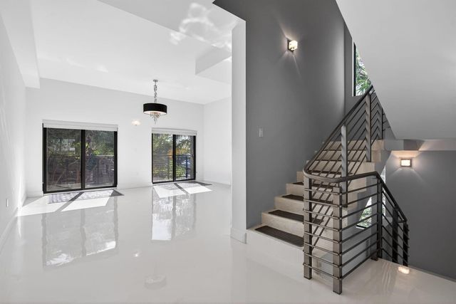 196 SE 4th Terrace K-1, Pompano Beach, FL 33060