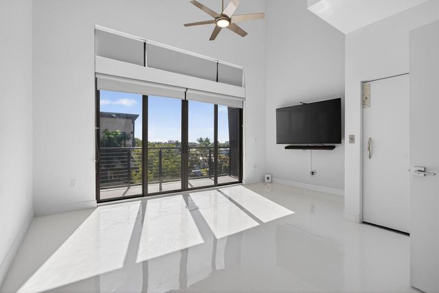 196 SE 4th Terrace K-1, Pompano Beach, FL 33060