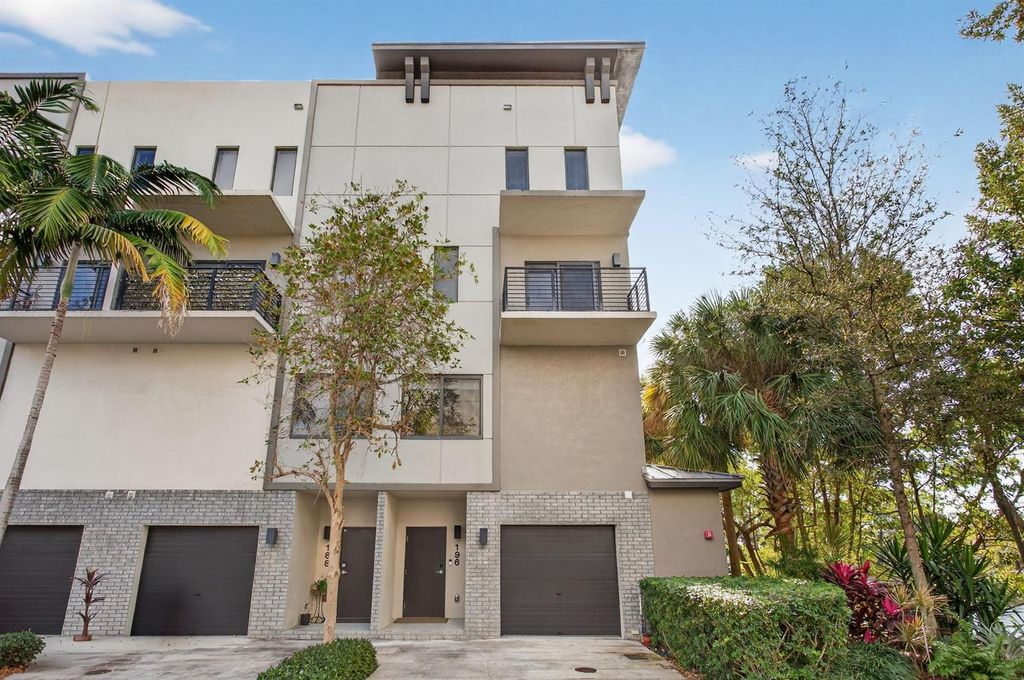 196 SE 4th Terrace K-1, Pompano Beach, FL 33060
