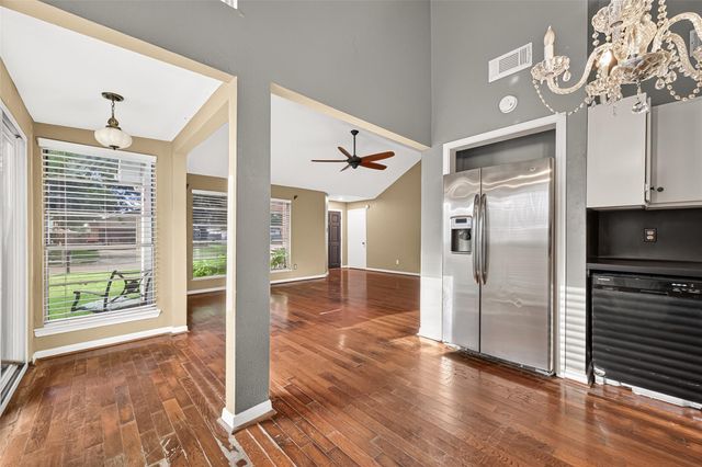 3811 Suttonford Drive, Houston, TX 77066