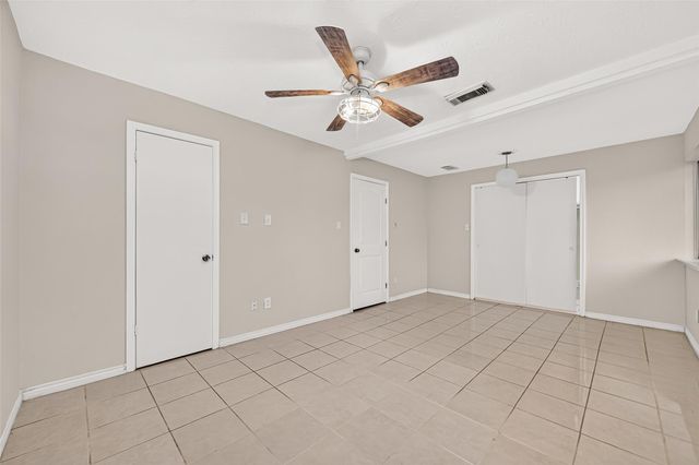 3811 Suttonford Drive, Houston, TX 77066