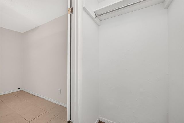 3811 Suttonford Drive, Houston, TX 77066