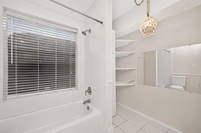 3811 Suttonford Drive, Houston, TX 77066