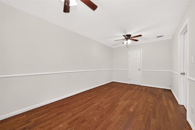 3811 Suttonford Drive, Houston, TX 77066