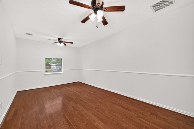 3811 Suttonford Drive, Houston, TX 77066