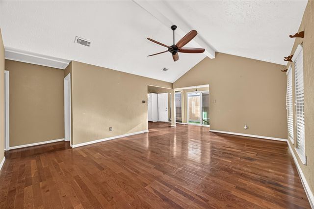 3811 Suttonford Drive, Houston, TX 77066