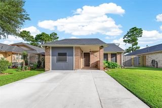 3811 Suttonford Drive, Houston, TX 77066