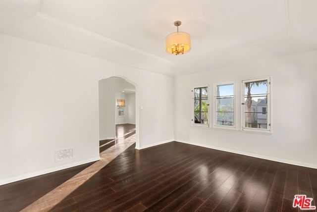 104 N Harper Avenue, Los Angeles, CA 90048