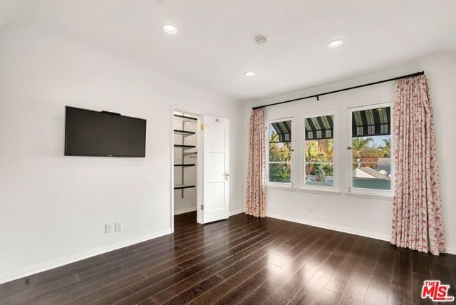 104 N Harper Avenue, Los Angeles, CA 90048