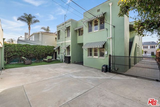 104 N Harper Avenue, Los Angeles, CA 90048