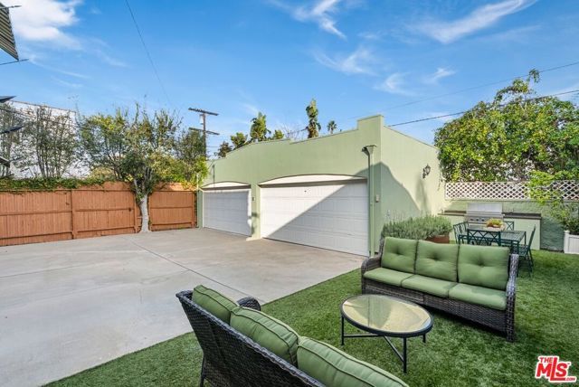 104 N Harper Avenue, Los Angeles, CA 90048