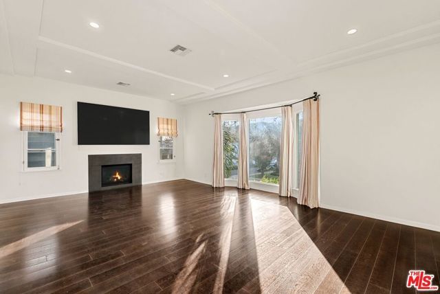 104 N Harper Avenue, Los Angeles, CA 90048