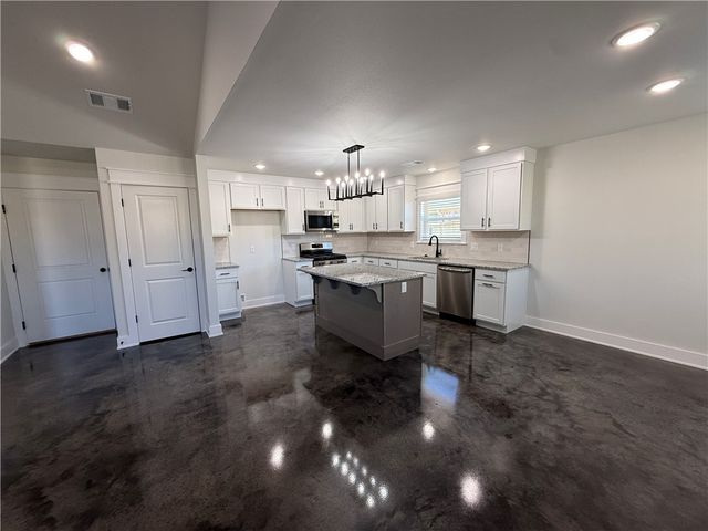 82 W Watson Lane, Farmington, AR 72730