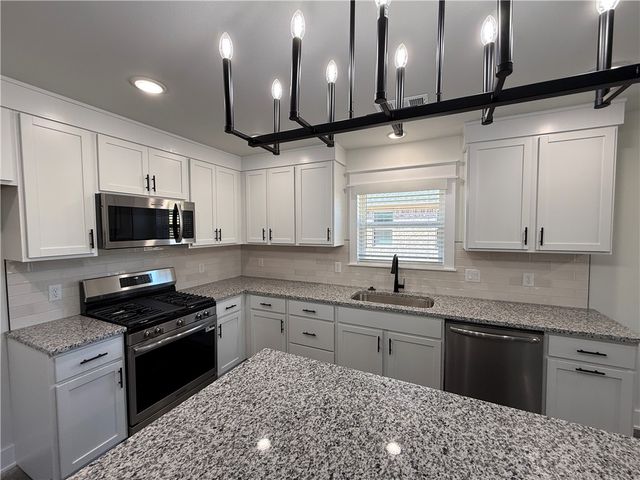 82 W Watson Lane, Farmington, AR 72730