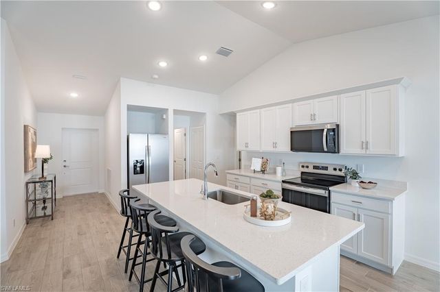 2019 NE 9th AVE, Cape Coral, FL 33909