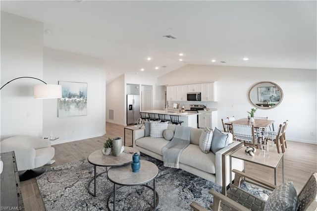 2019 NE 9th AVE, Cape Coral, FL 33909