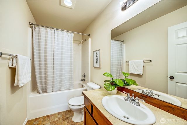 5263 SE Morning Mist Road SE, Port Orchard, WA 98366