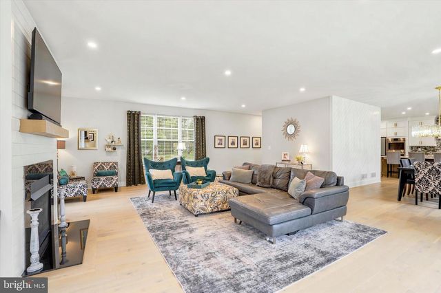 120 IVY MILLS RD, Glen Mills, PA 19342