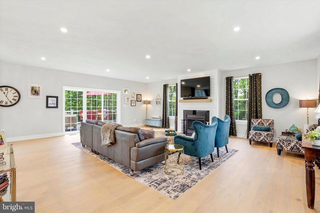120 IVY MILLS RD, Glen Mills, PA 19342