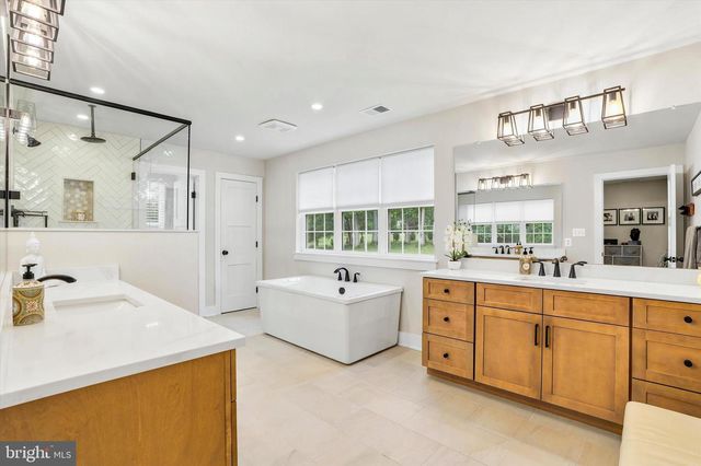120 IVY MILLS RD, Glen Mills, PA 19342