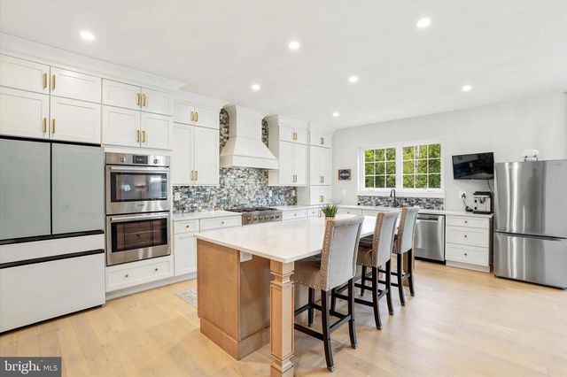120 IVY MILLS RD, Glen Mills, PA 19342