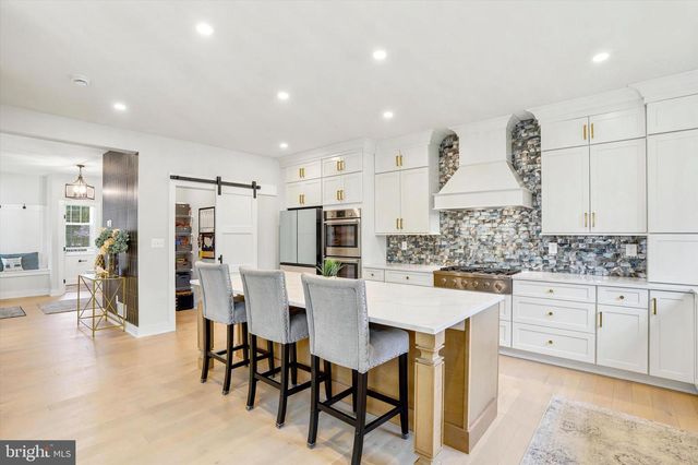 120 IVY MILLS RD, Glen Mills, PA 19342