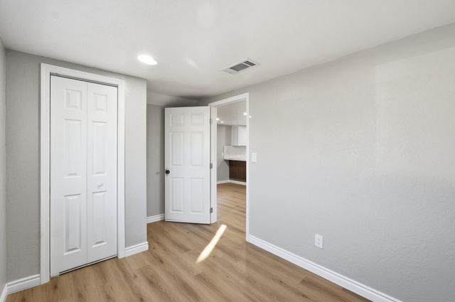 497 N Oakview Avenue, Farmersville, CA 93223