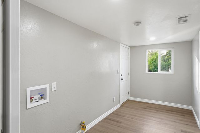 497 N Oakview Avenue, Farmersville, CA 93223