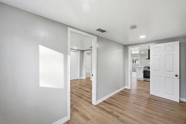 497 N Oakview Avenue, Farmersville, CA 93223