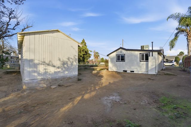 497 N Oakview Avenue, Farmersville, CA 93223