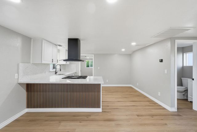 497 N Oakview Avenue, Farmersville, CA 93223