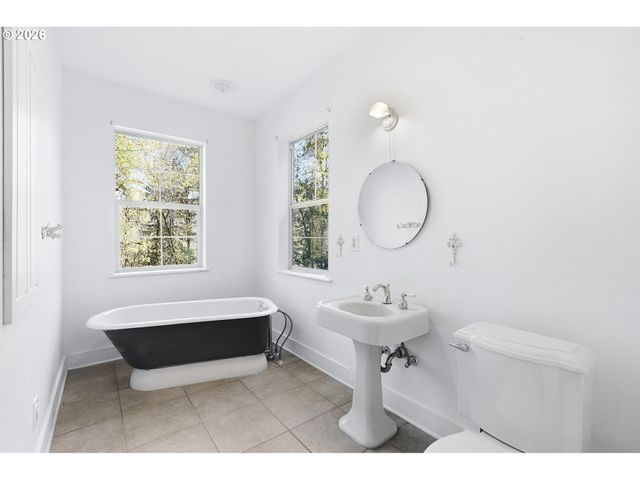 16111 S REDLAND Rd, Oregon City, OR 97045