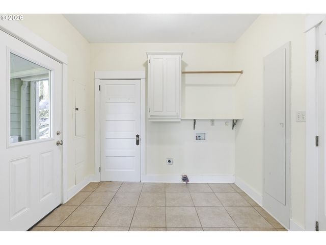 16111 S REDLAND Rd, Oregon City, OR 97045