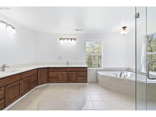 16111 S REDLAND Rd, Oregon City, OR 97045