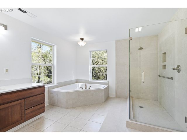 16111 S REDLAND Rd, Oregon City, OR 97045