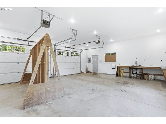 16111 S REDLAND Rd, Oregon City, OR 97045