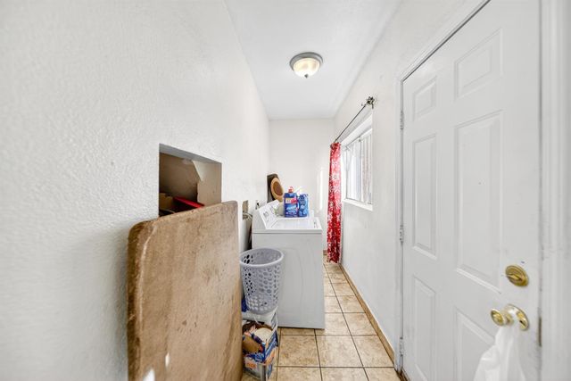 2522 E Grant Avenue, Fresno, CA 93701