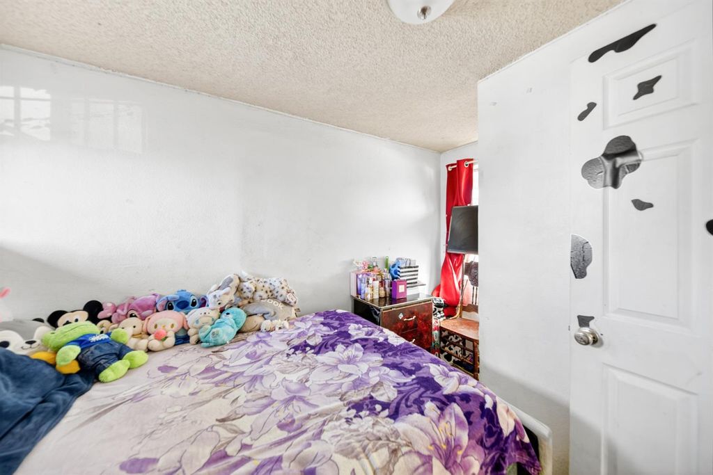Image 23 of property listing at 2522 E Grant Avenue, Fresno, CA 93701