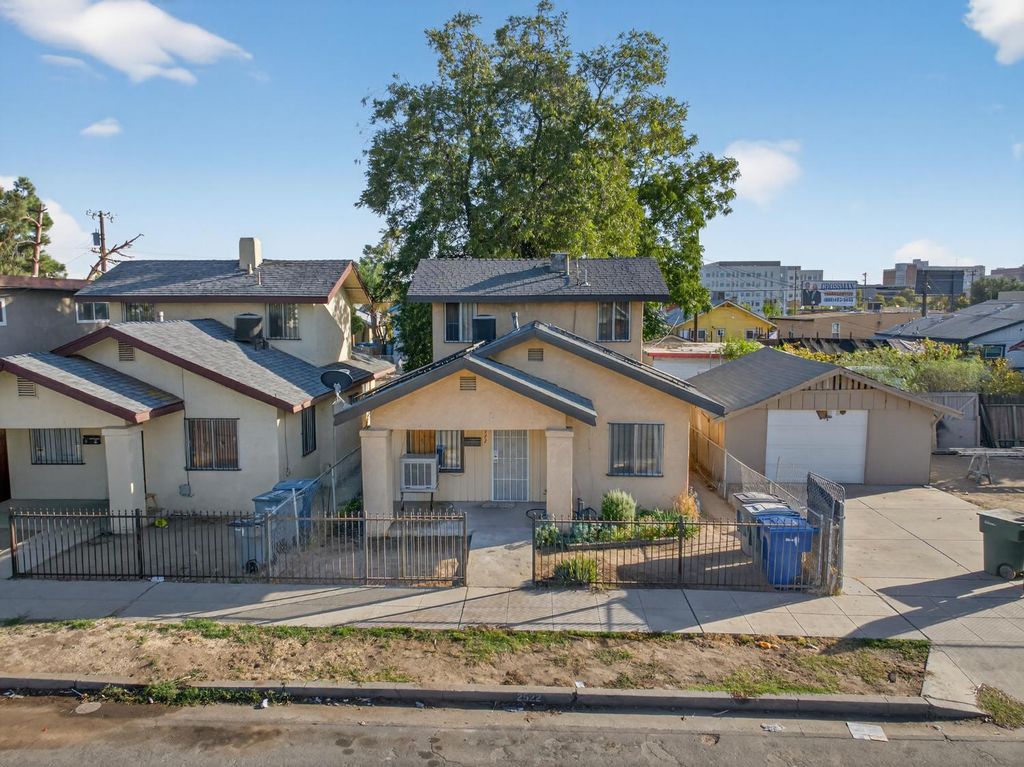 Image 4 of property listing at 2522 E Grant Avenue, Fresno, CA 93701