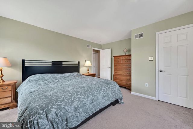 339 COBBLESTONE LN, Lancaster, PA 17601