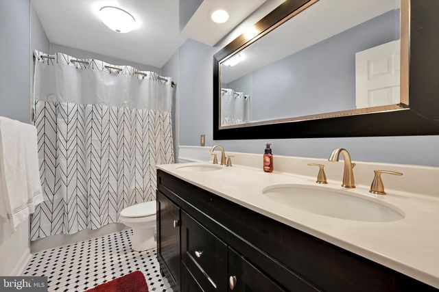 339 COBBLESTONE LN, Lancaster, PA 17601